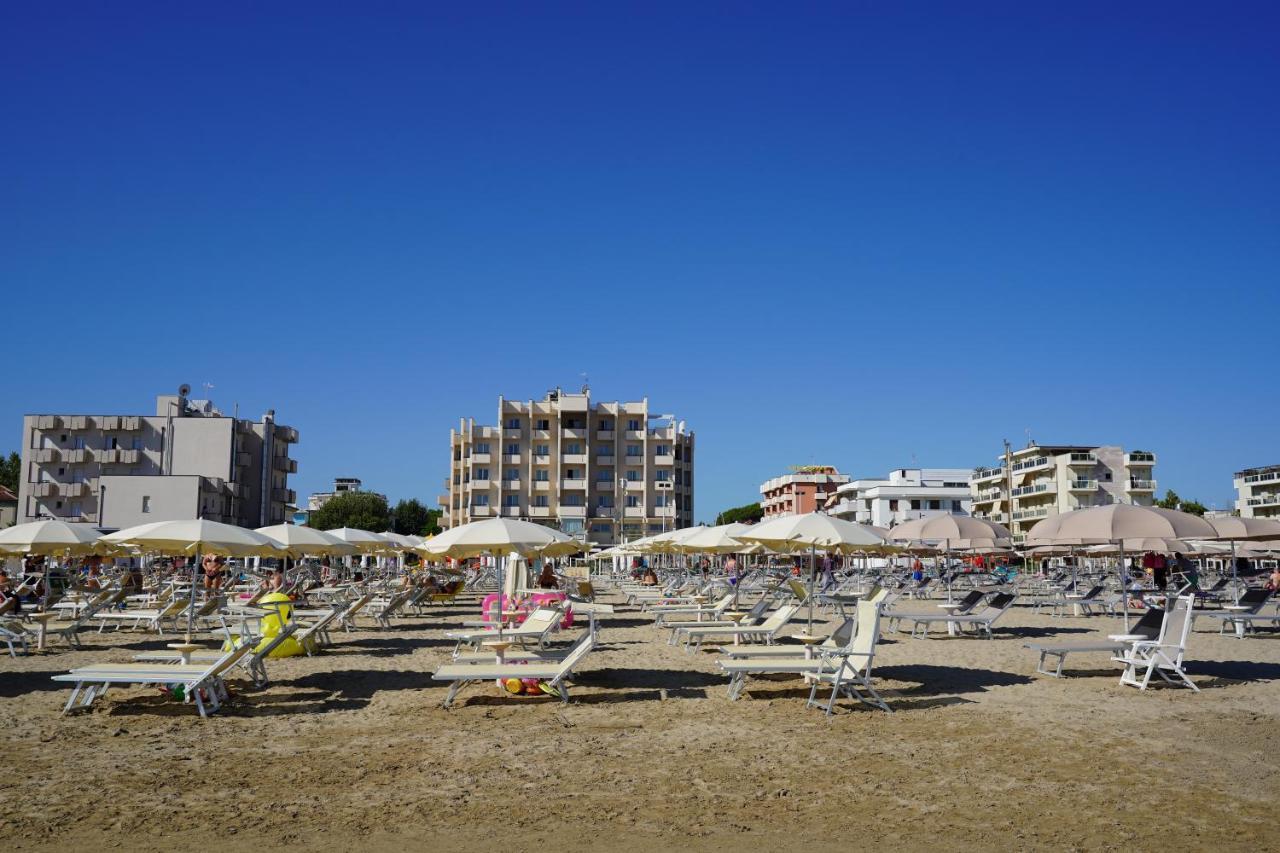 Hotel Life Rimini Exterior photo